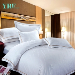 Делюксні гуртожитки з дуже простими ковдрами