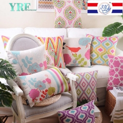 Киньте подушки