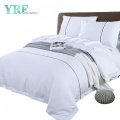 Постільні приналежності готелю