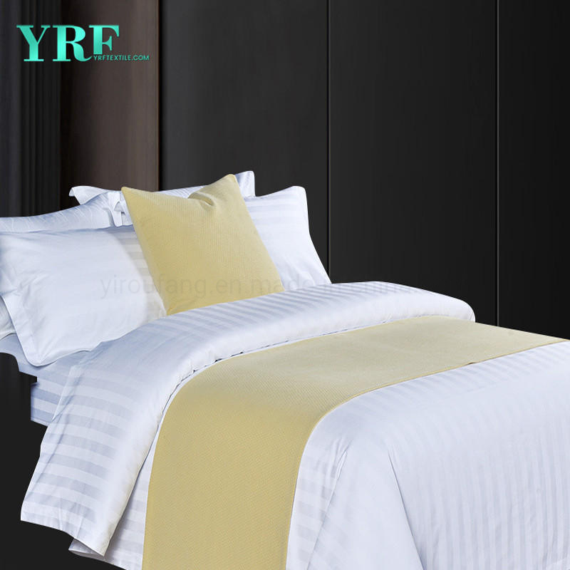 Де в готелі можна взяти білі підковдри та простирадла?