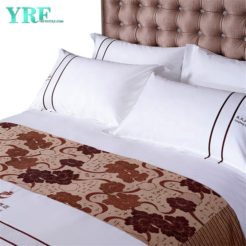 Через що жовтіє готельна білизна?